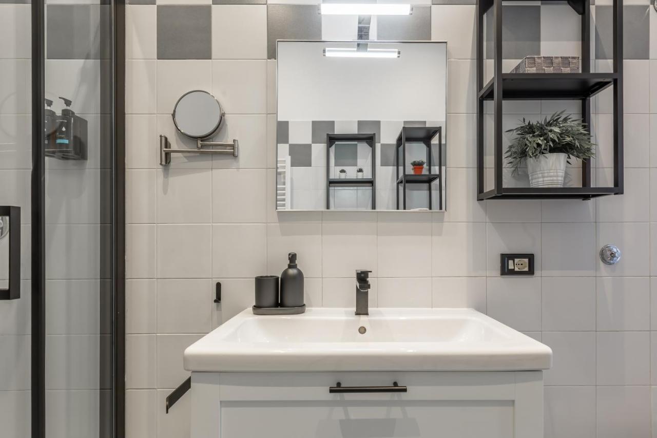 Imperium House - Appartamento Con Giardino Privato, 3 Minuti Da Metro Piazza Bologna, A-C, Rom Exteriör bild